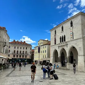 Ante - Diocletian's Palace Apartment